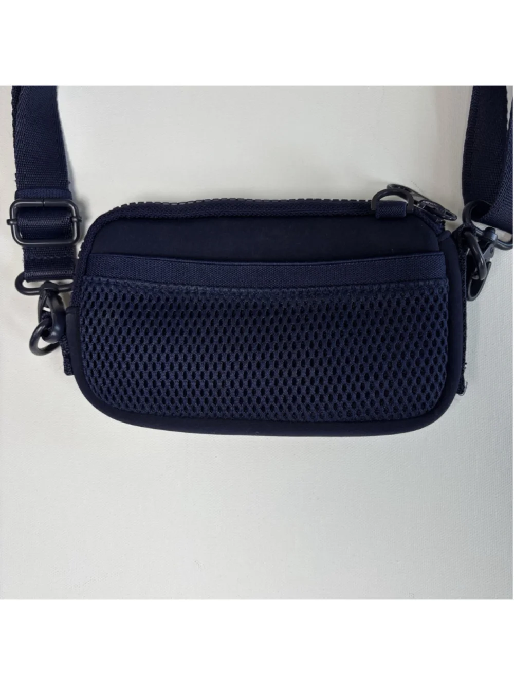 Dagne Dover Mara Phone Sling N y Blue Neoprene Crossbody Bag Small Travel - Picture 6 of 8